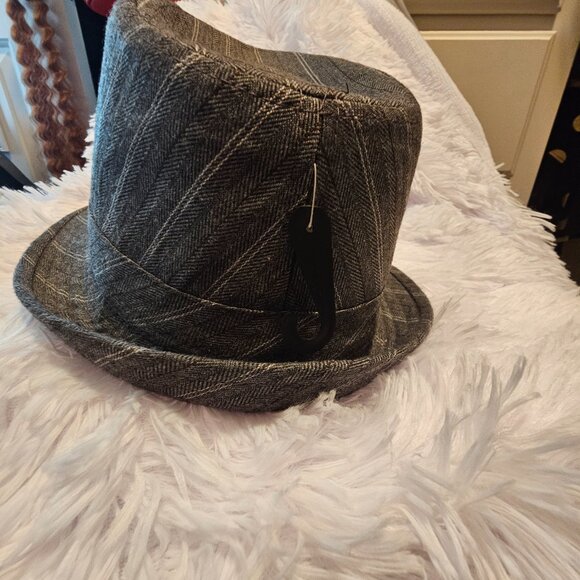 2 fedora hats - Picture 6 of 7